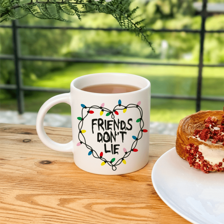 Кружка Friends Don't Lie