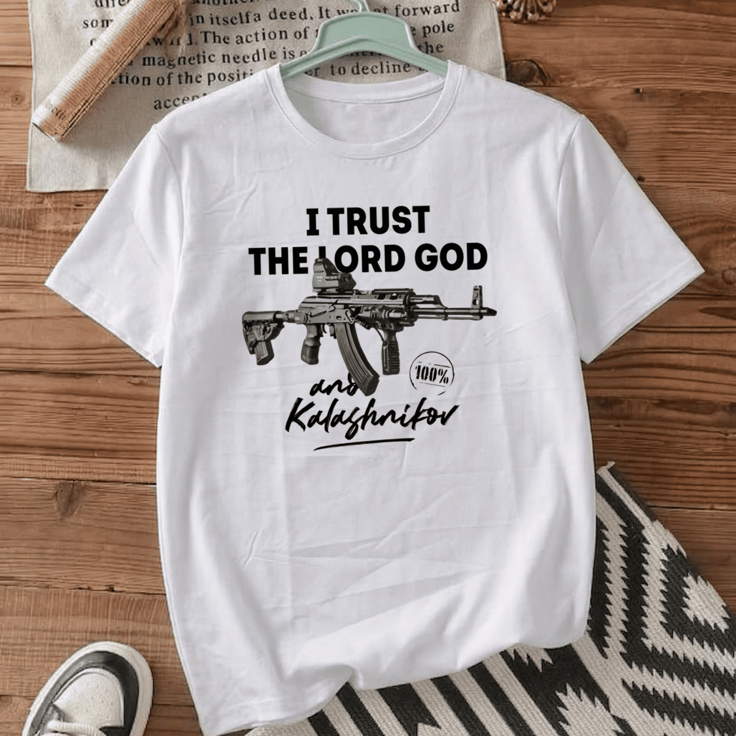 Футболка I trust the lord God and Kalashnikov