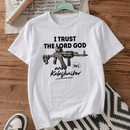 Футболка I trust the lord God and Kalashnikov